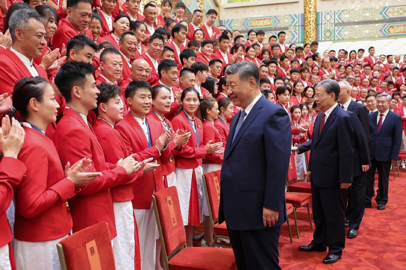 2024年8月20日，習(xí)近平總書記在人民大會(huì)堂接見第33屆夏季奧林匹克運(yùn)動(dòng)會(huì)中國(guó)體育代表團(tuán)全體成員。